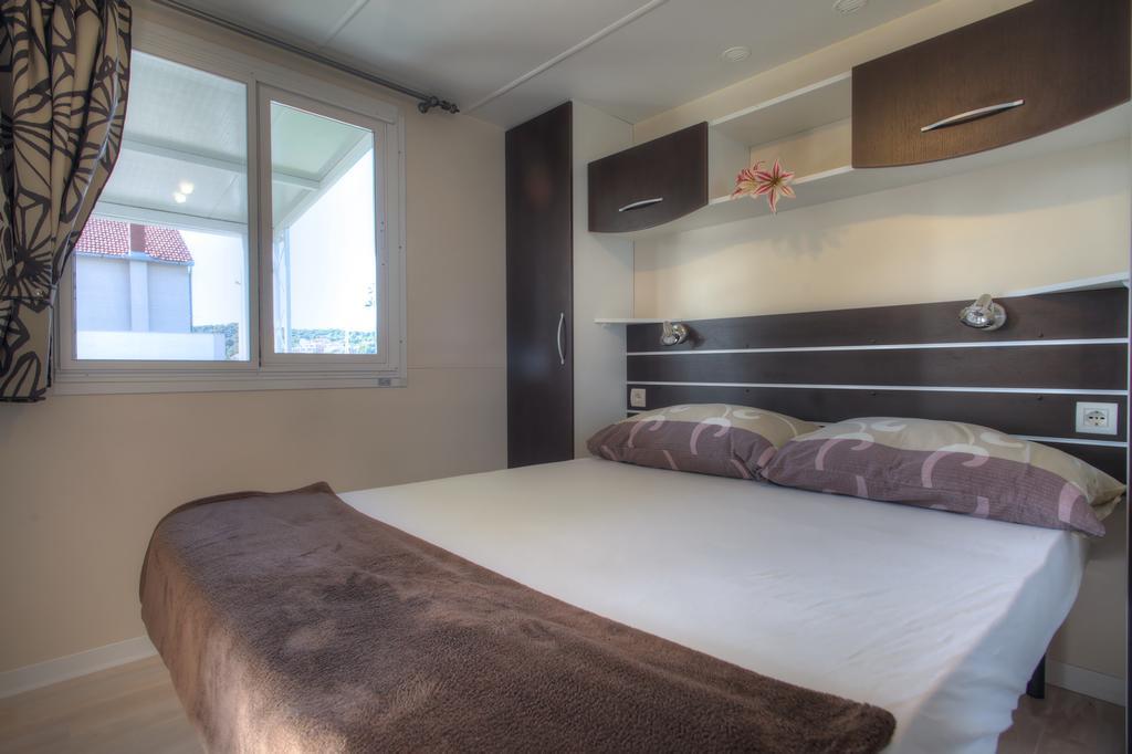 Apartments Irena Jezera Room photo