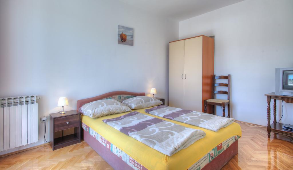 Apartments Irena Jezera Room photo