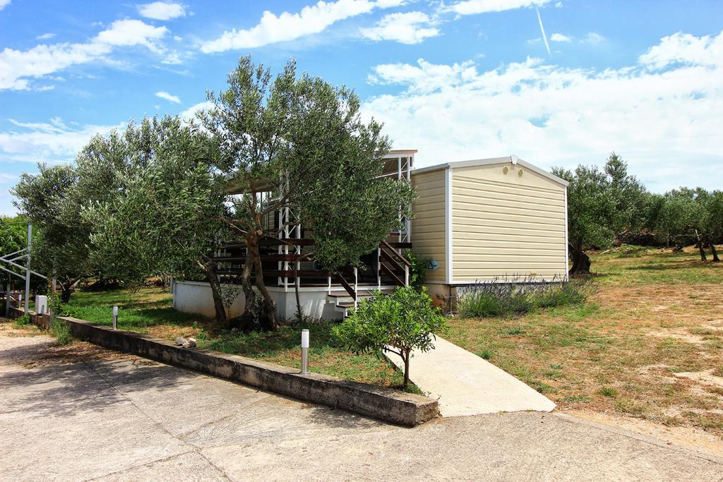 Apartments Irena Jezera Exterior photo